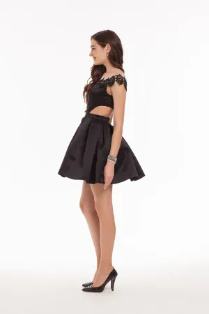 2024 Black Homecoming Dresses Bateau Satin Short/Mini