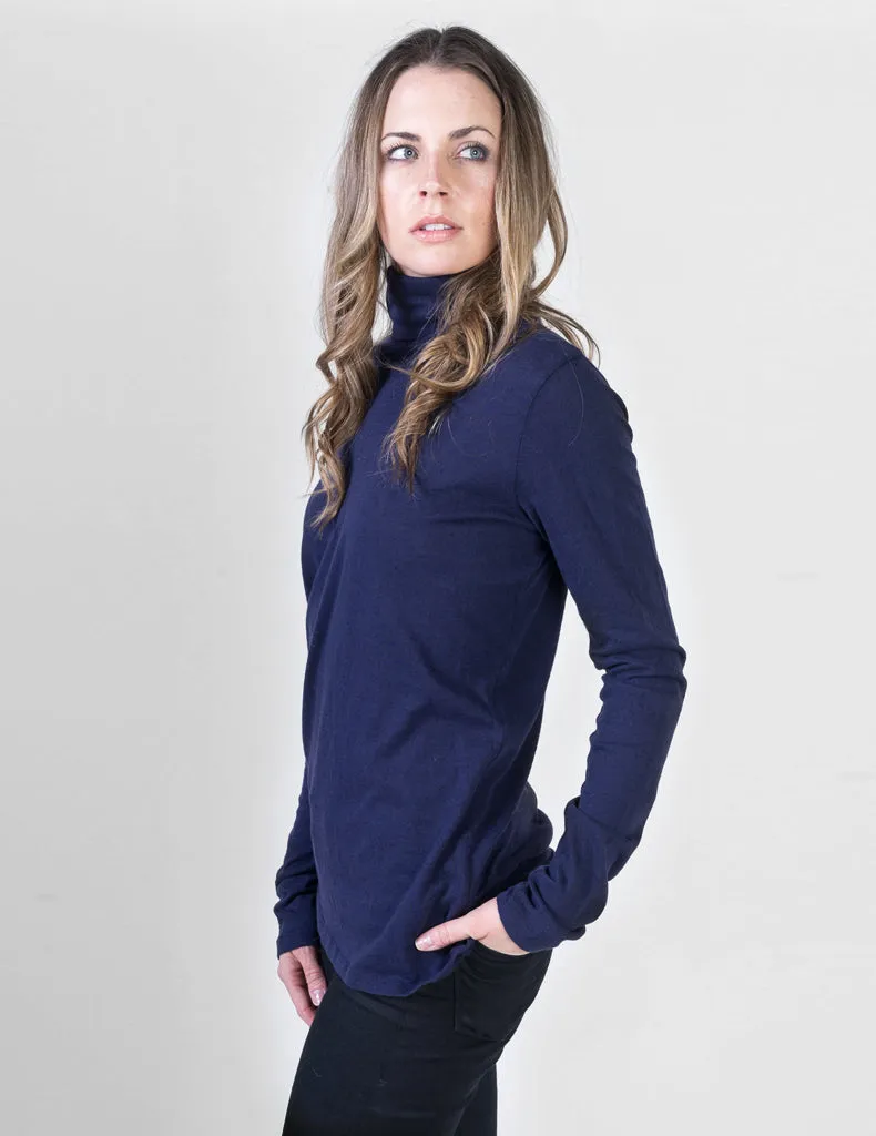 Majestic Long Sleeve Cotton/Cashmere Turtleneck in Marine/Navy