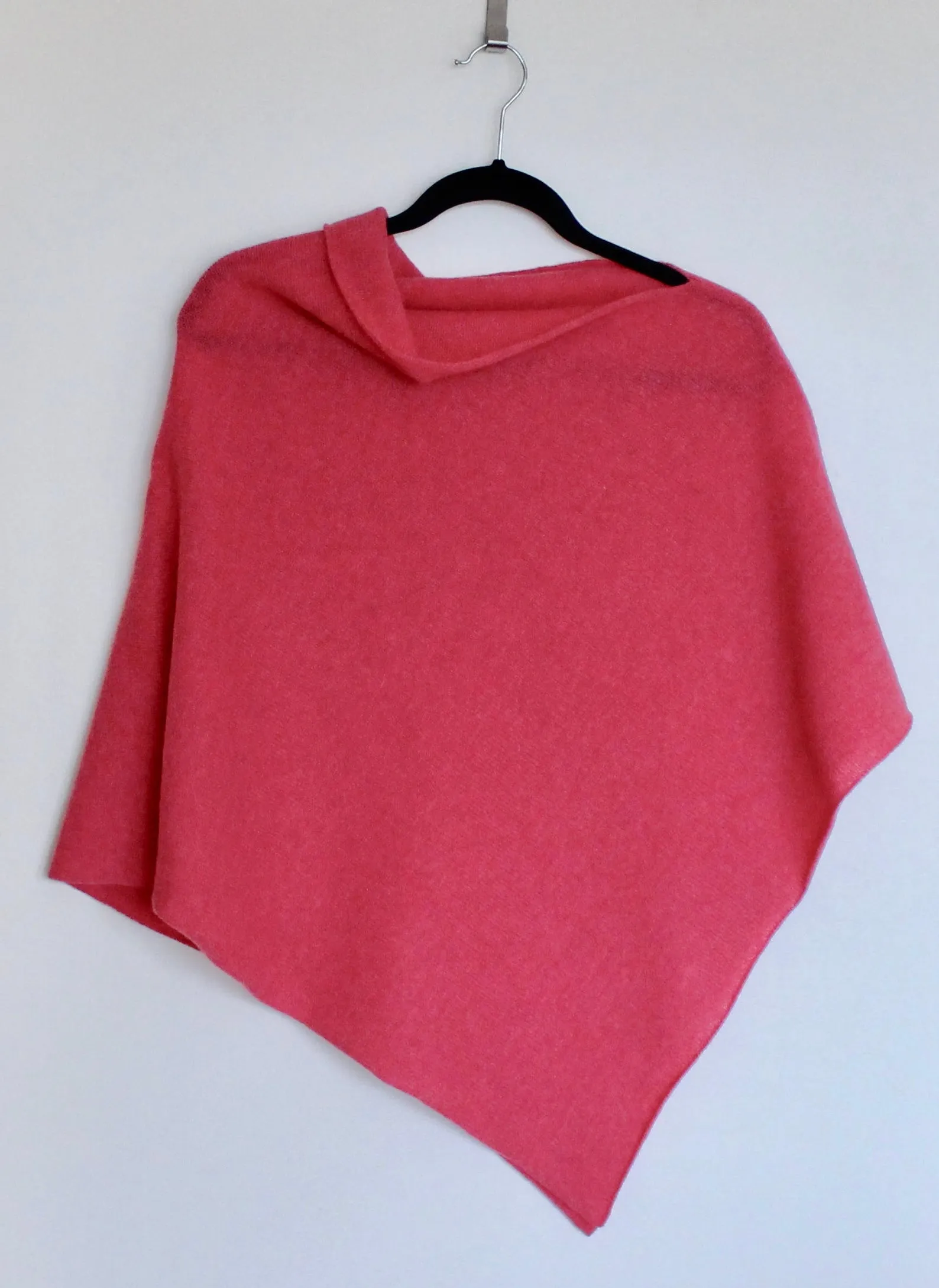 Poncho Soft Merino Lambswool fuchsia Pink